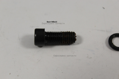 Винт M8х15 мм