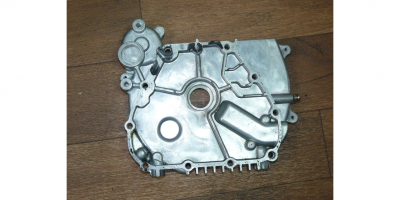 Крышка картера коленчатого вала