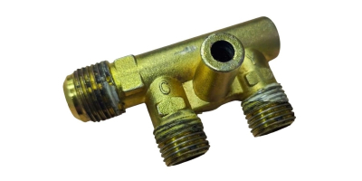 Штуцер трех выводной